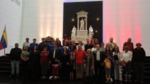 Representación ueserrista en el Panteón Nacional, en el marco del 52° aniversario UNESR.